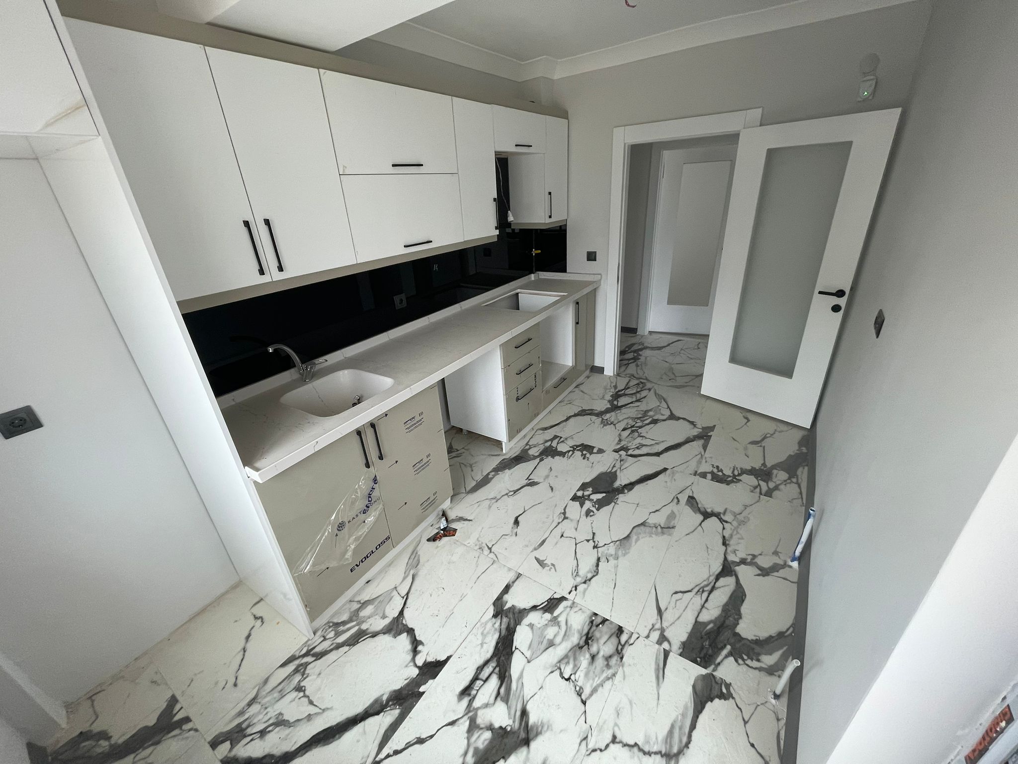 FEVZİ ÇAKMAK MH.DE 2+1 SIFIR BİNA SATILIK DAİRE