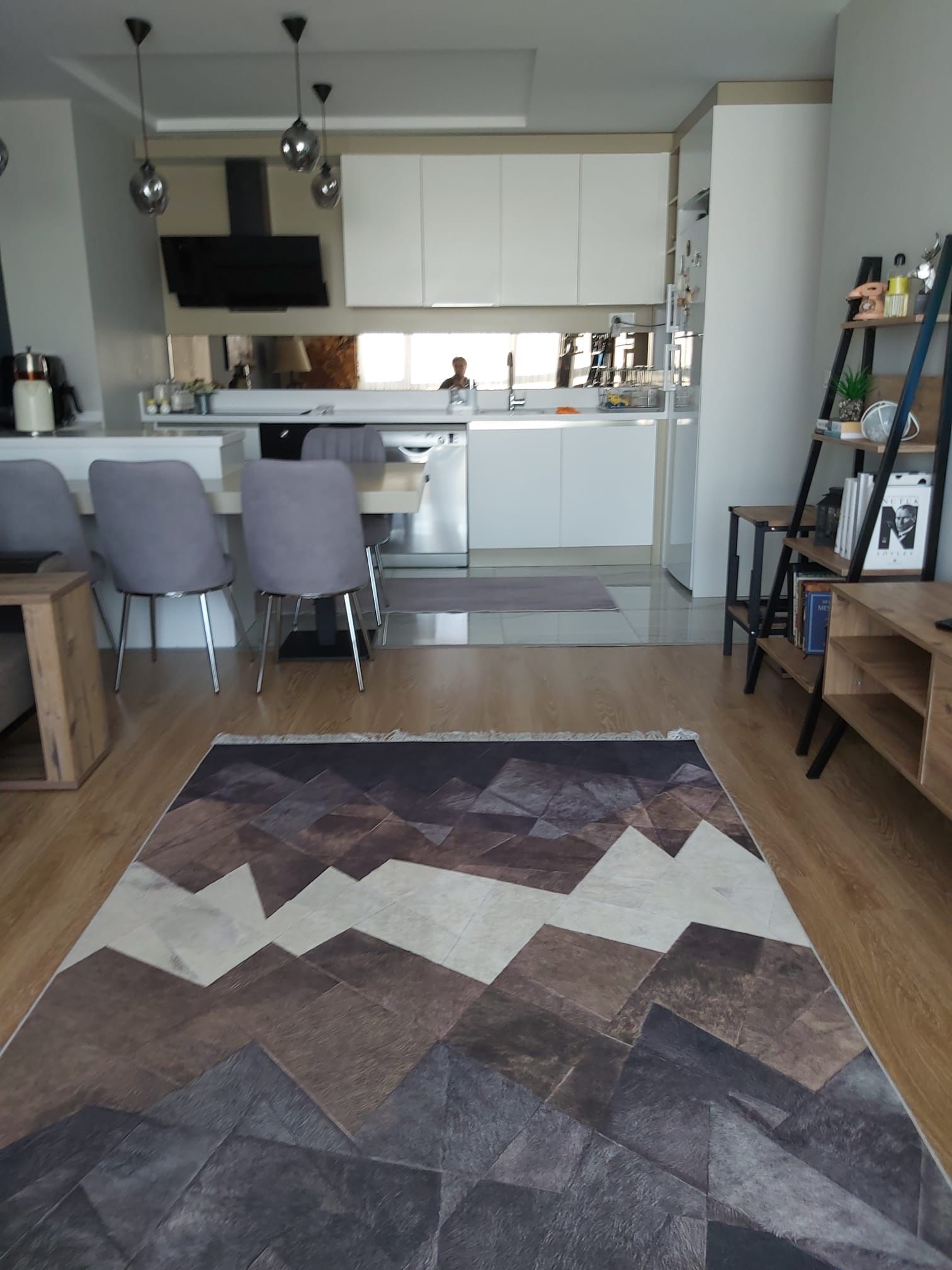 MEYDAN ERYAMANDA GÖKSU VE METRO YAKINI 2+1  SATILIK DAİRE