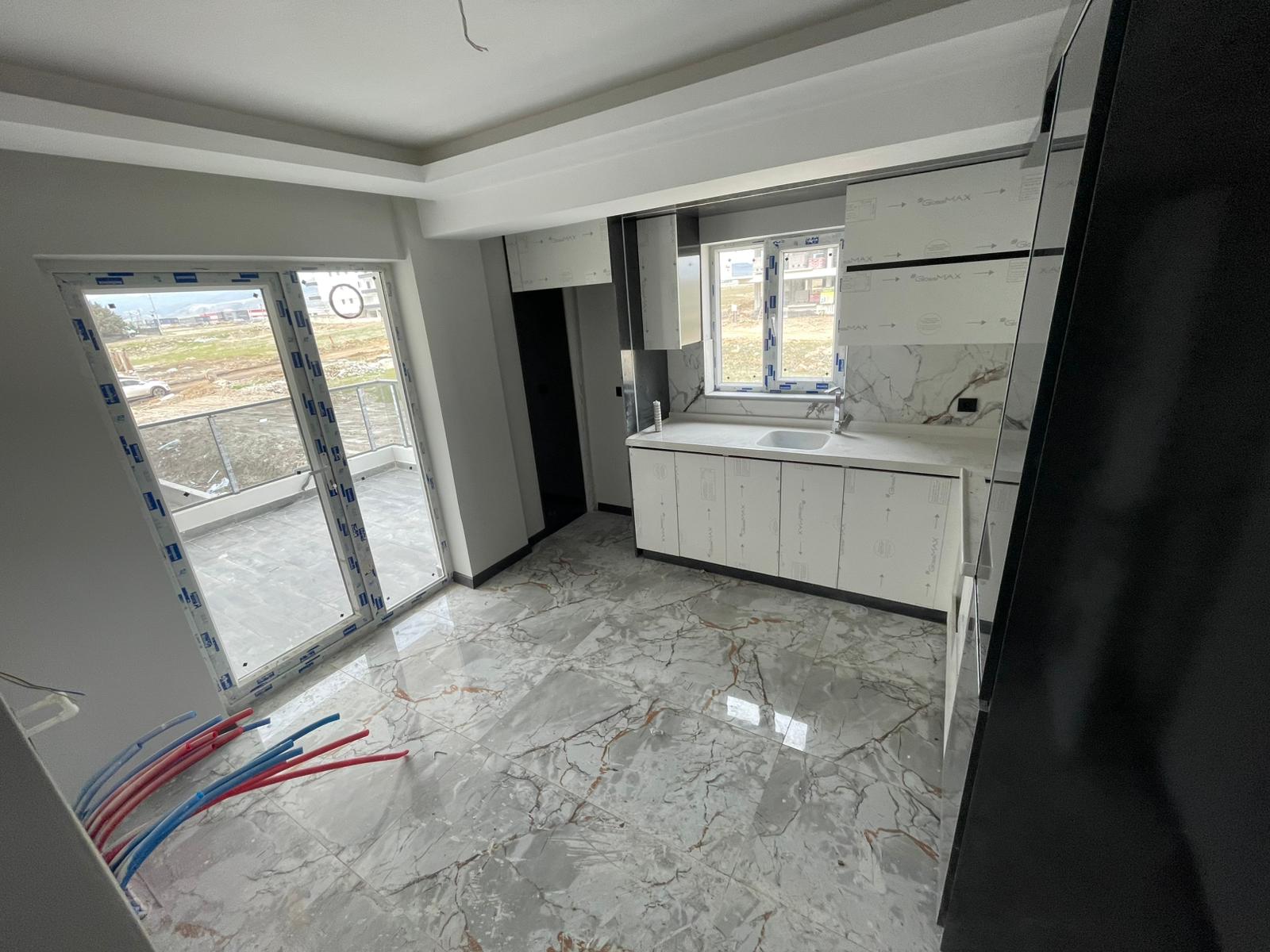 MENDERES MH.DE LÜKS YAPILI KATTA 3+1 SATILIK DAİRE